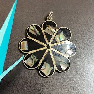 🖤ALPACA💕MEXICO flower motif pendant
